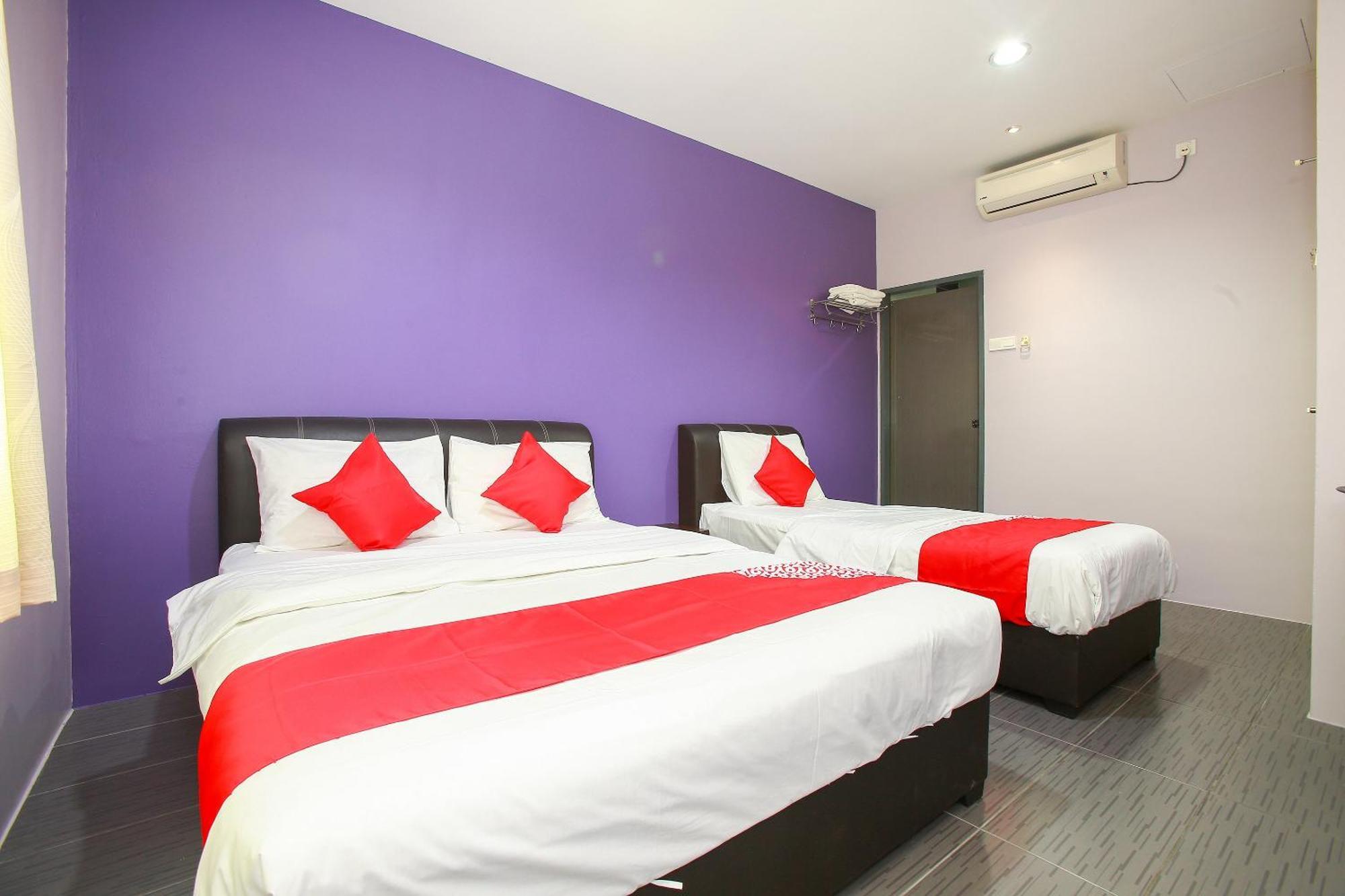 Oyo 89332 De Hotel Teluk Intan Esterno foto